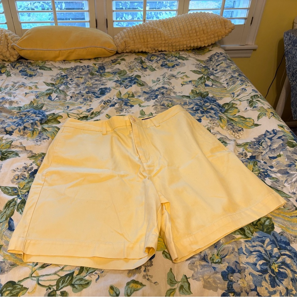 Vineyard Vines Men’s Light Yellow Bermuda Shorts